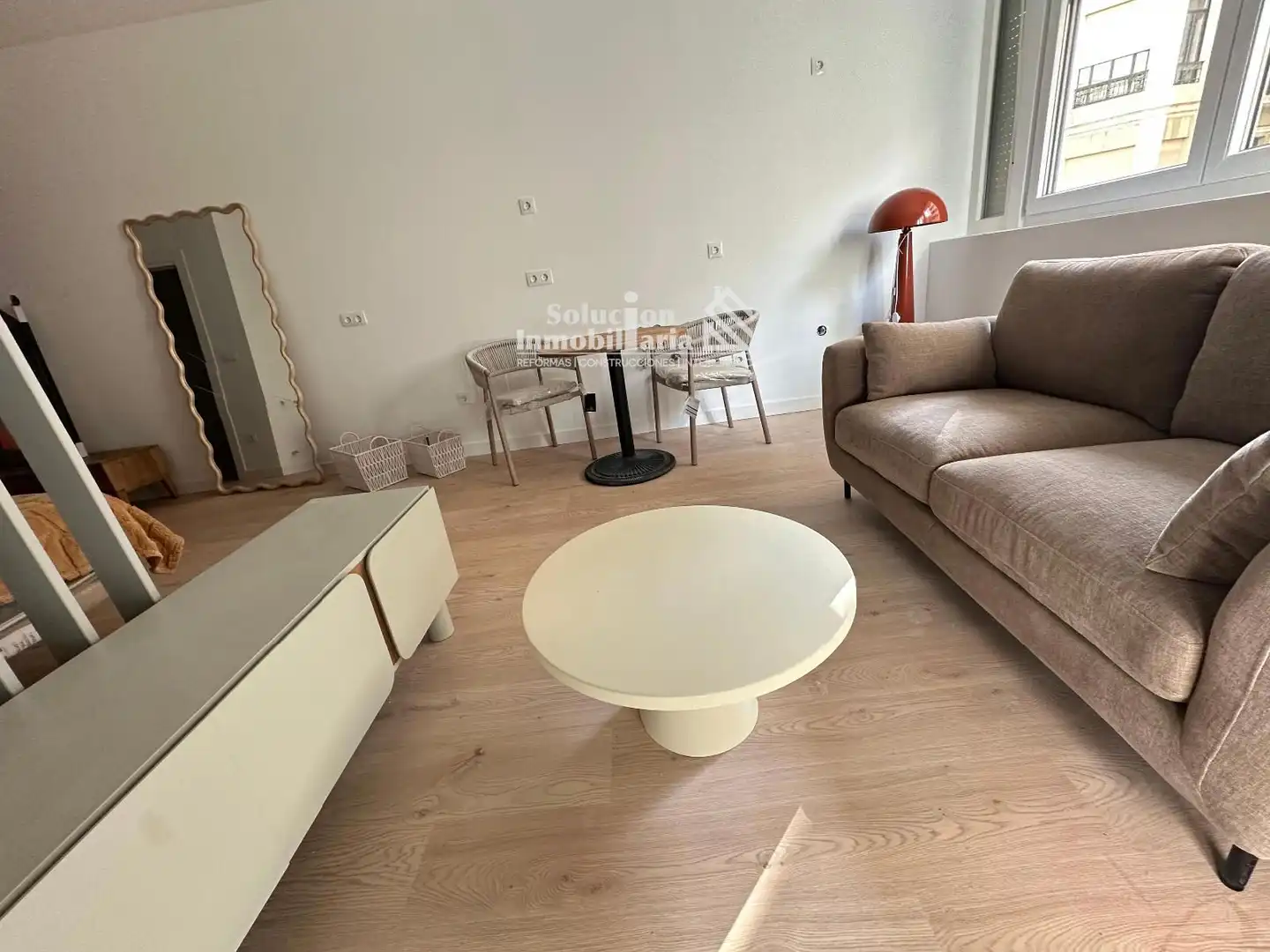 Sala d'estar de Estudi en venda en Salamanca amb Calefacció i Traster