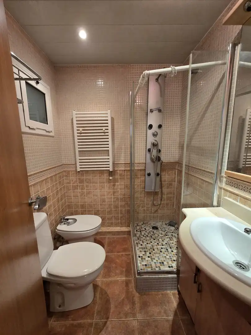 Baño de Piso en venta en Badalona con Calefacción