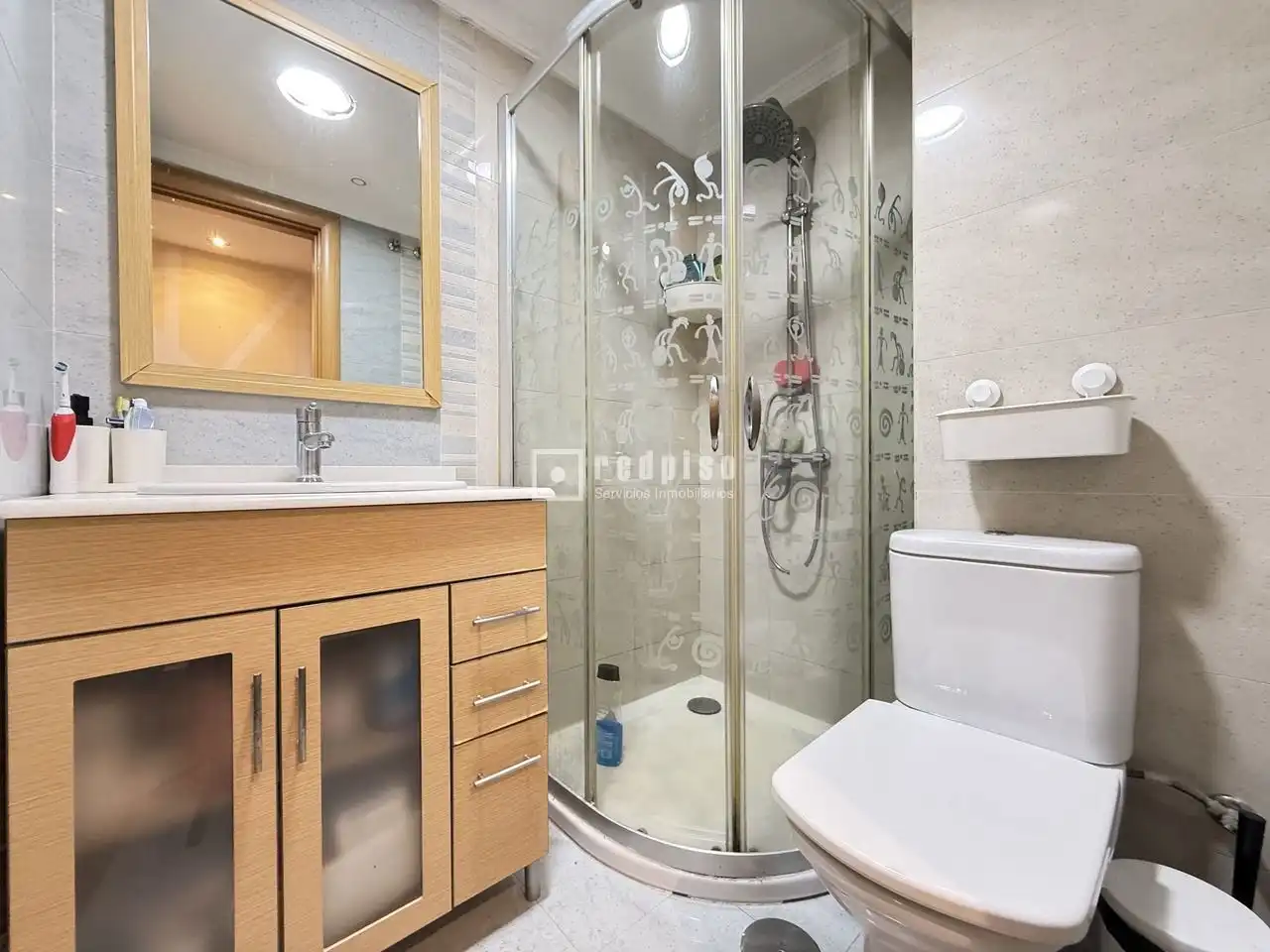 Baño de Piso en venta en Málaga con Aire acondicionado, Calefacción y Jardín privado