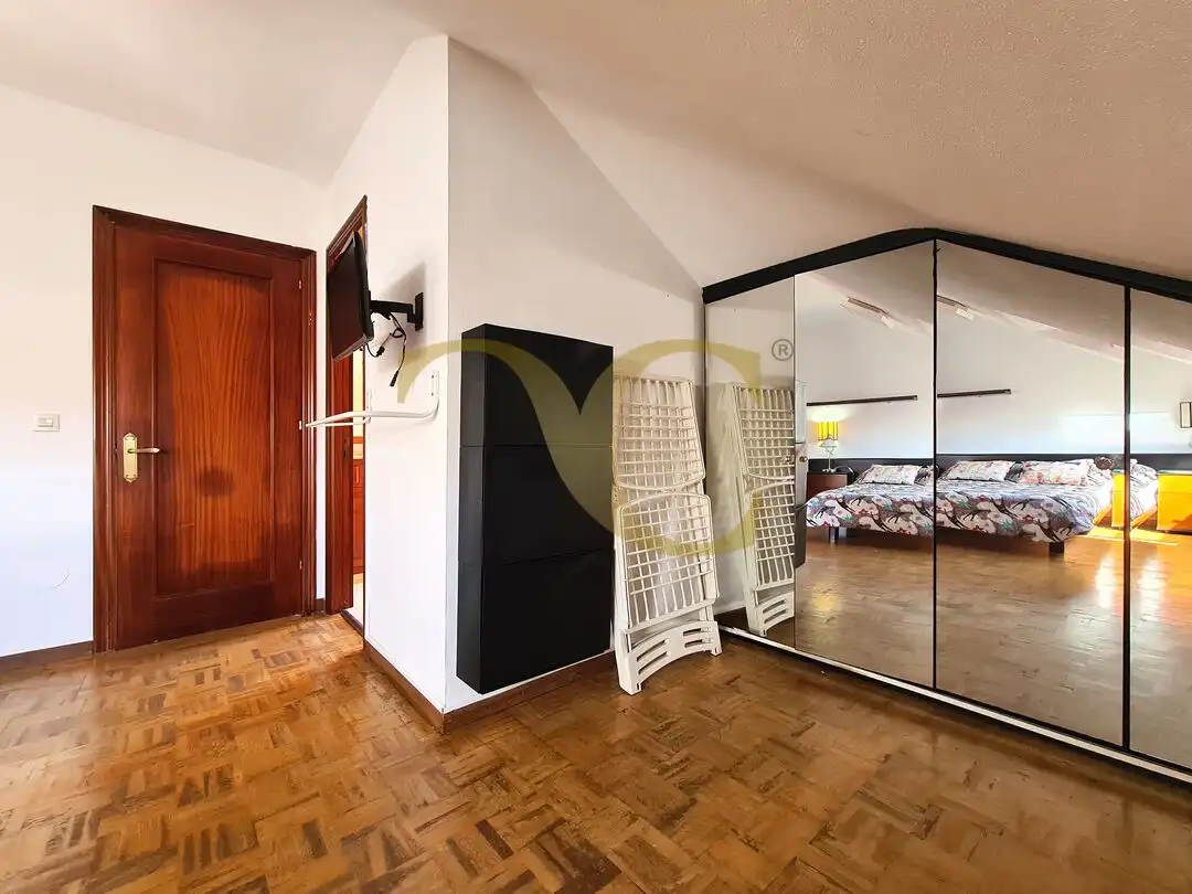 Dormitori de Casa o xalet en venda en Ribadesella amb Calefacció i Terrassa