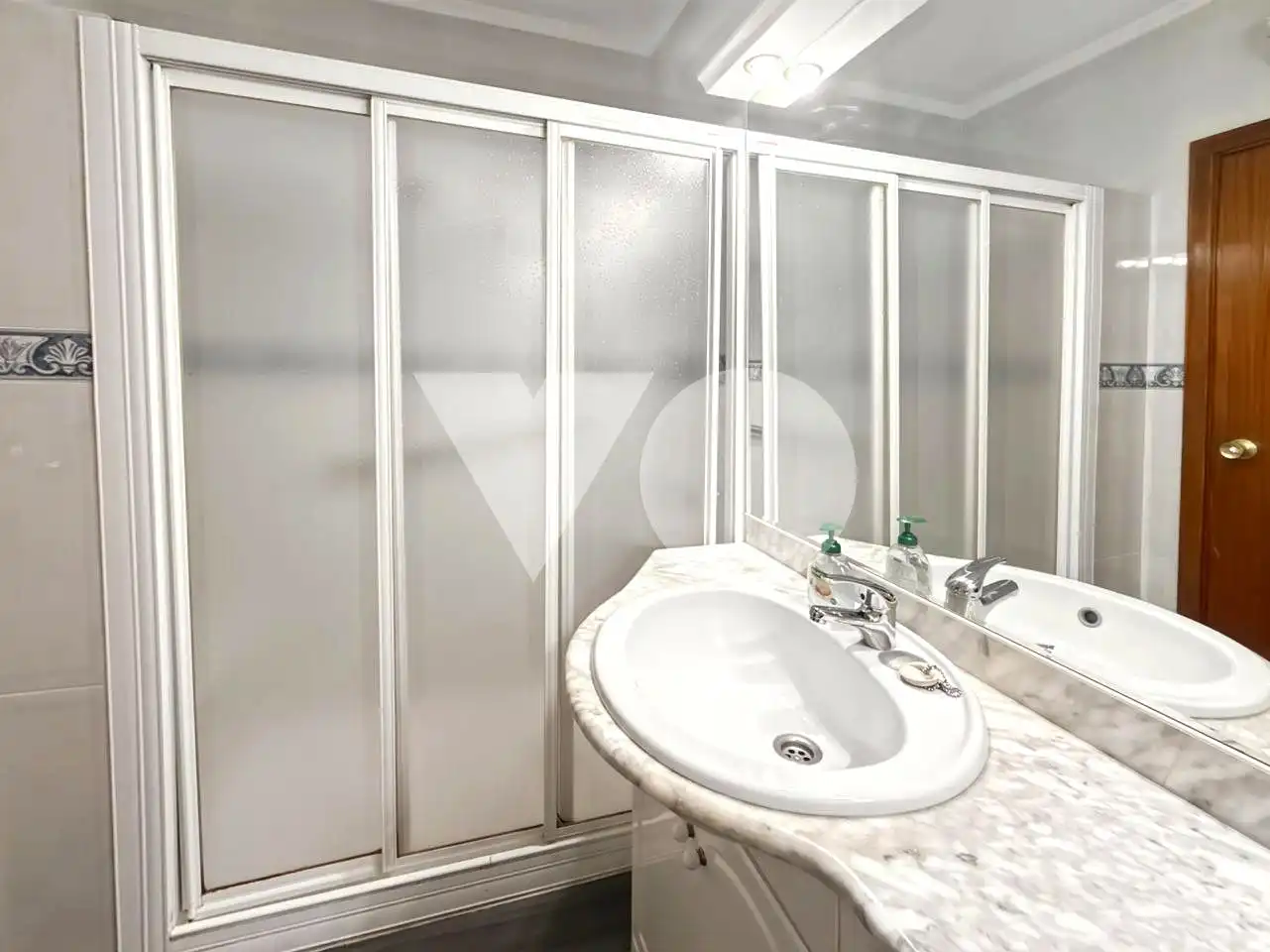 Baño de Piso en venta en Madrid con Aire acondicionado, Calefacción y Terraza