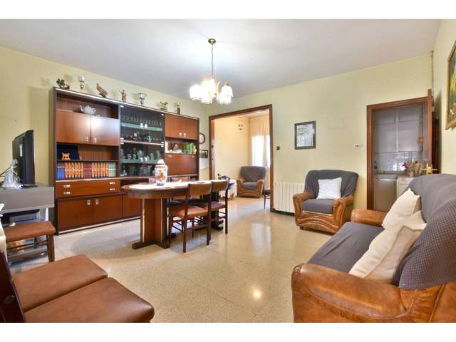 Casa-chalet en Venta en Velázquez en La Maurina