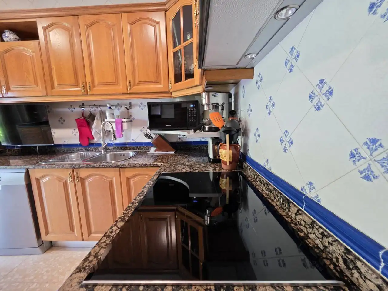 Cocina de Casa o chalet en venta en Montcada i Reixac con Aire acondicionado, Calefacción y Jardín privado