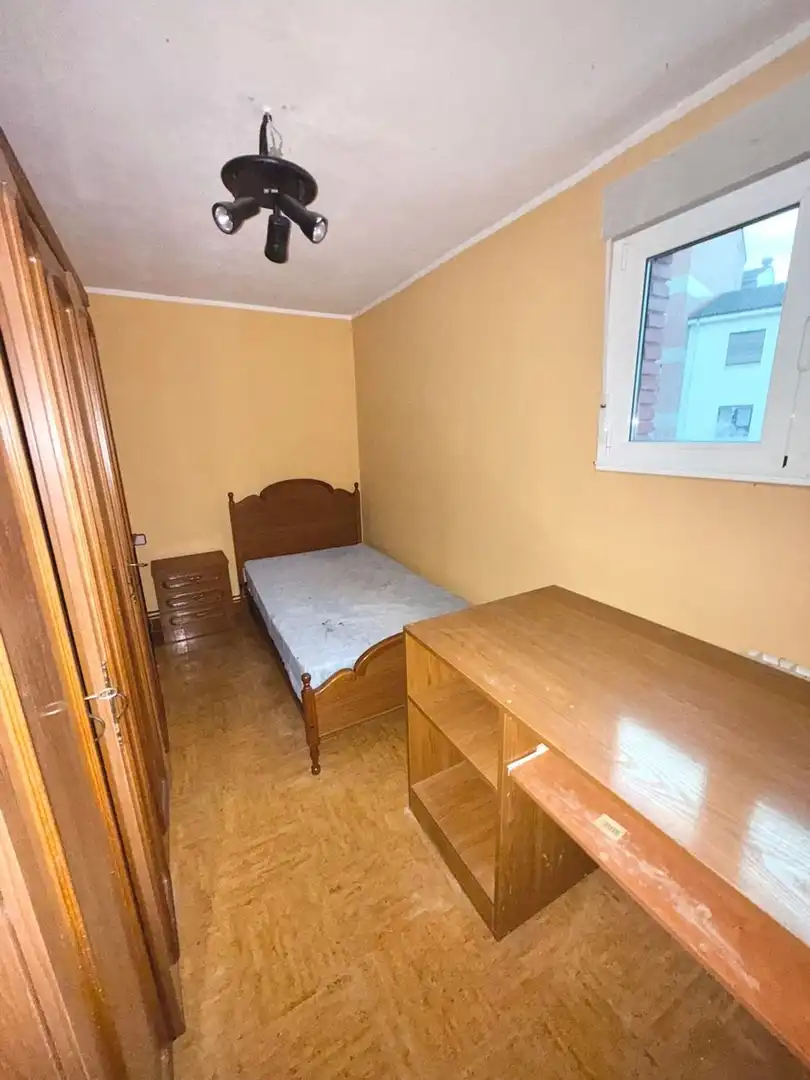 Bedroom of Flat for sale in Oviedo   with Heating and Swimming Pool
