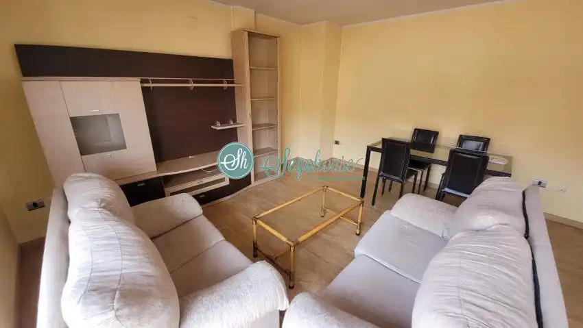 Wohnzimmer von Wohnungen zum Verkauf in Espirdo mit Heizung, Möbliert und Balkon
