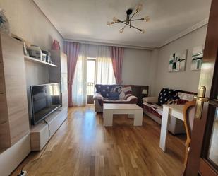 Living room of Flat to rent in Salamanca Capital  with Heating