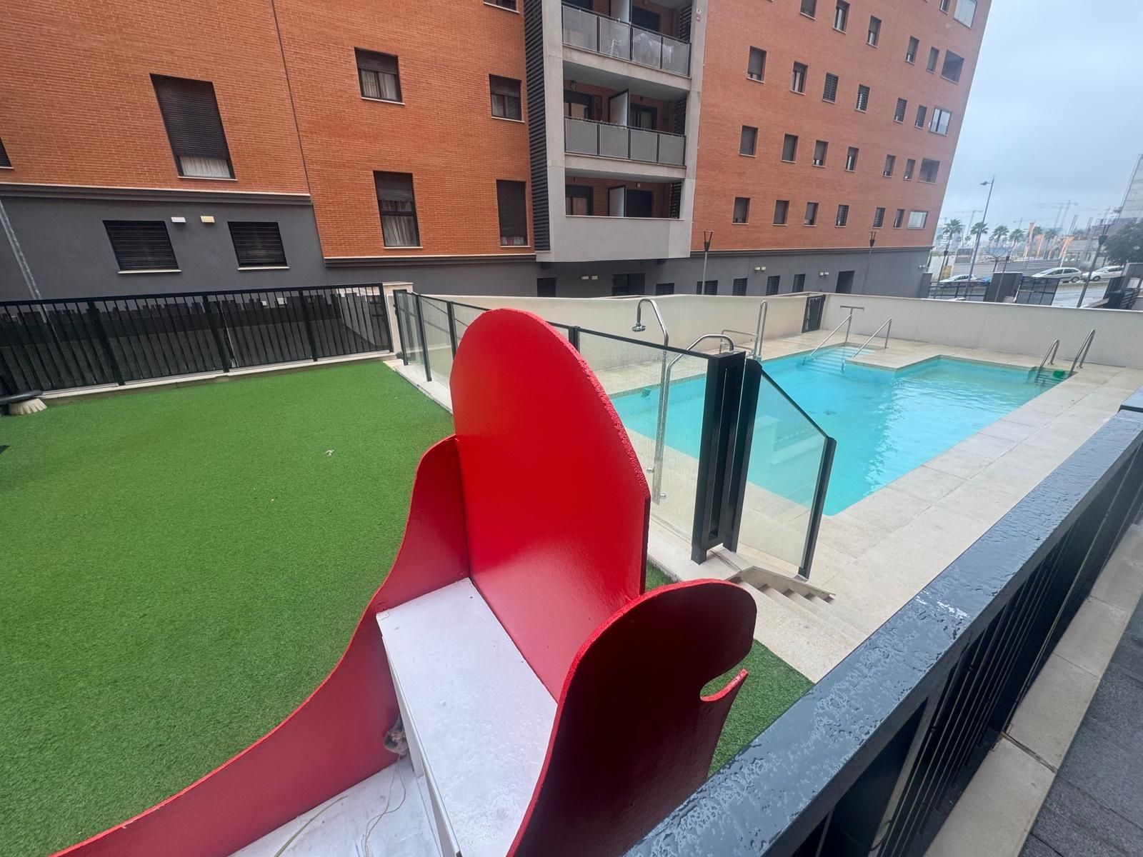 Piscina de Pis en venda en Dos Hermanas amb Aire condicionat, Terrassa i Traster