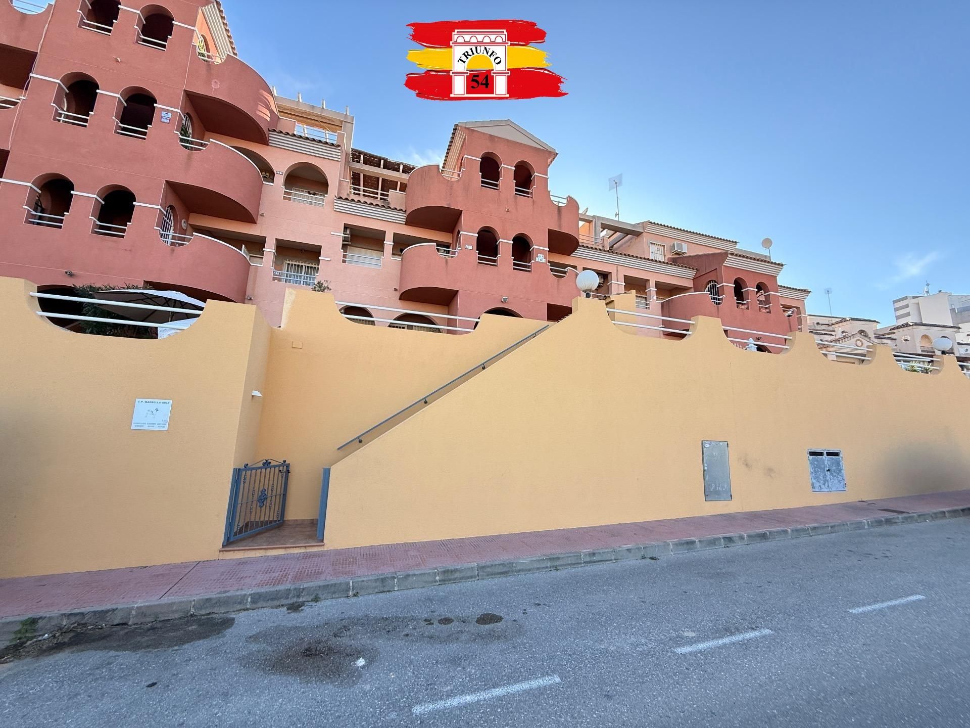 Vista exterior de Planta baixa en venda en Orihuela amb Calefacció, Jardí privat i Traster