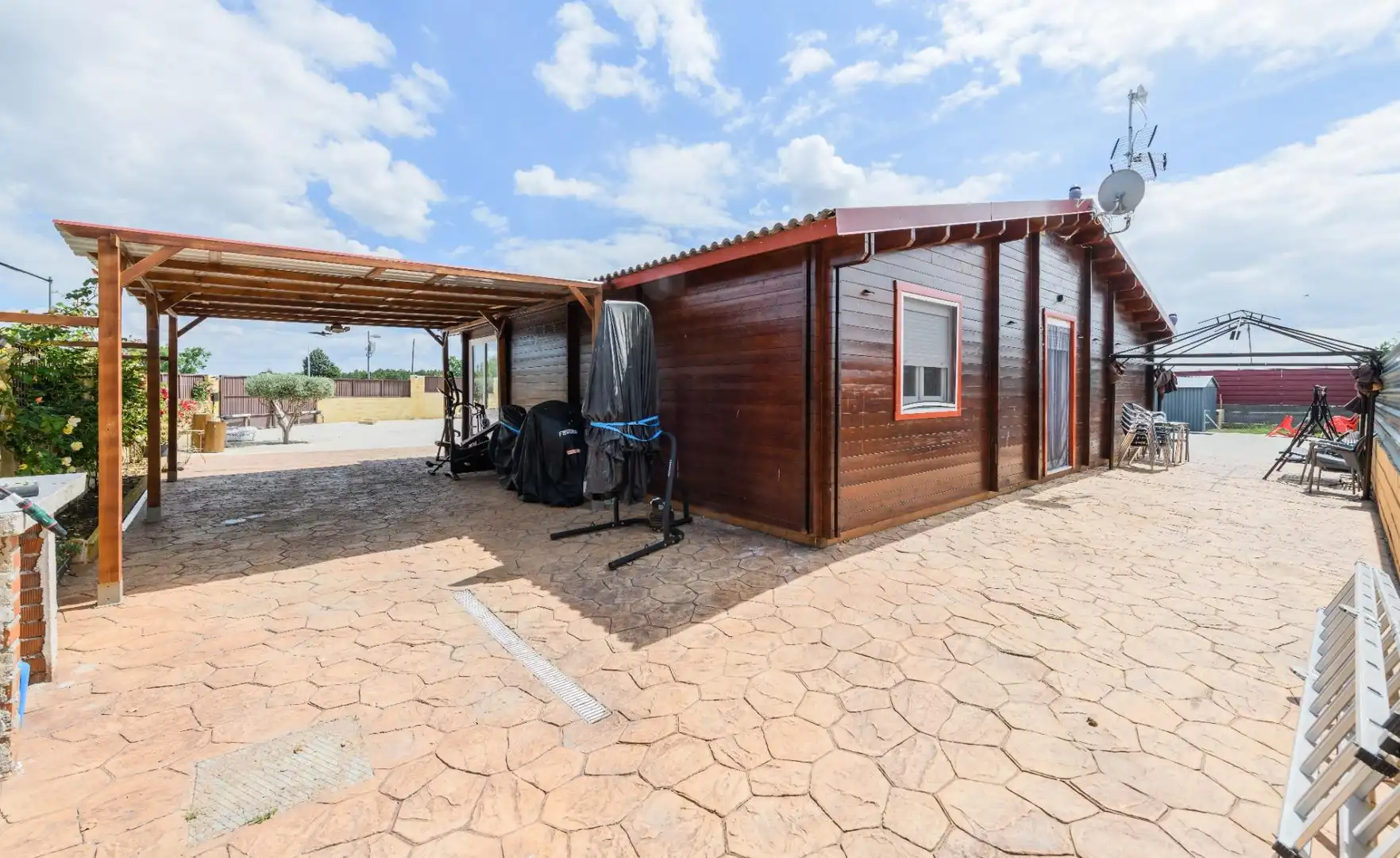 Vista exterior de Casa o xalet en venda en Matarrubia amb Terrassa