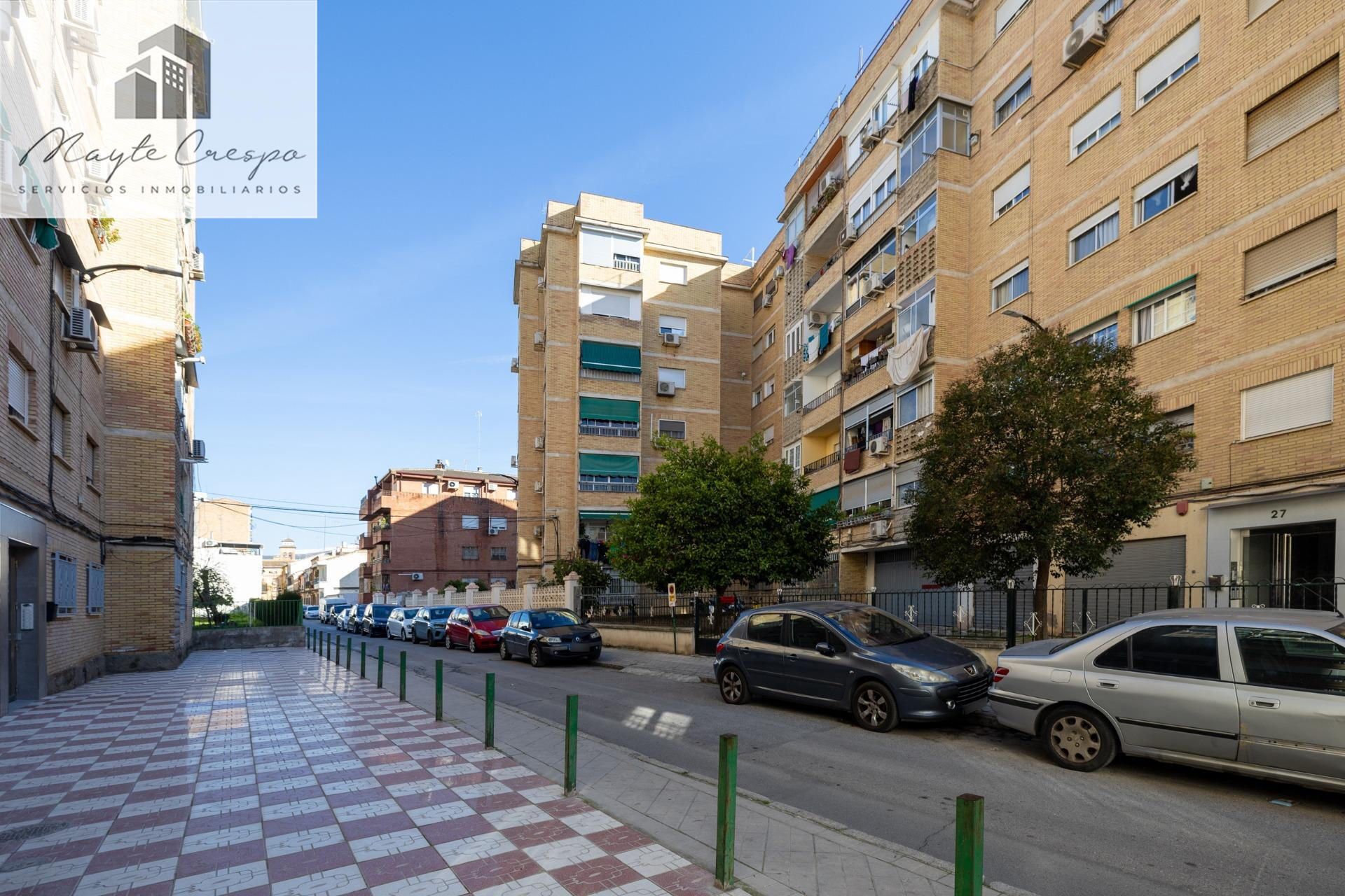 Vista exterior de Planta baixa en venda en  Granada Capital