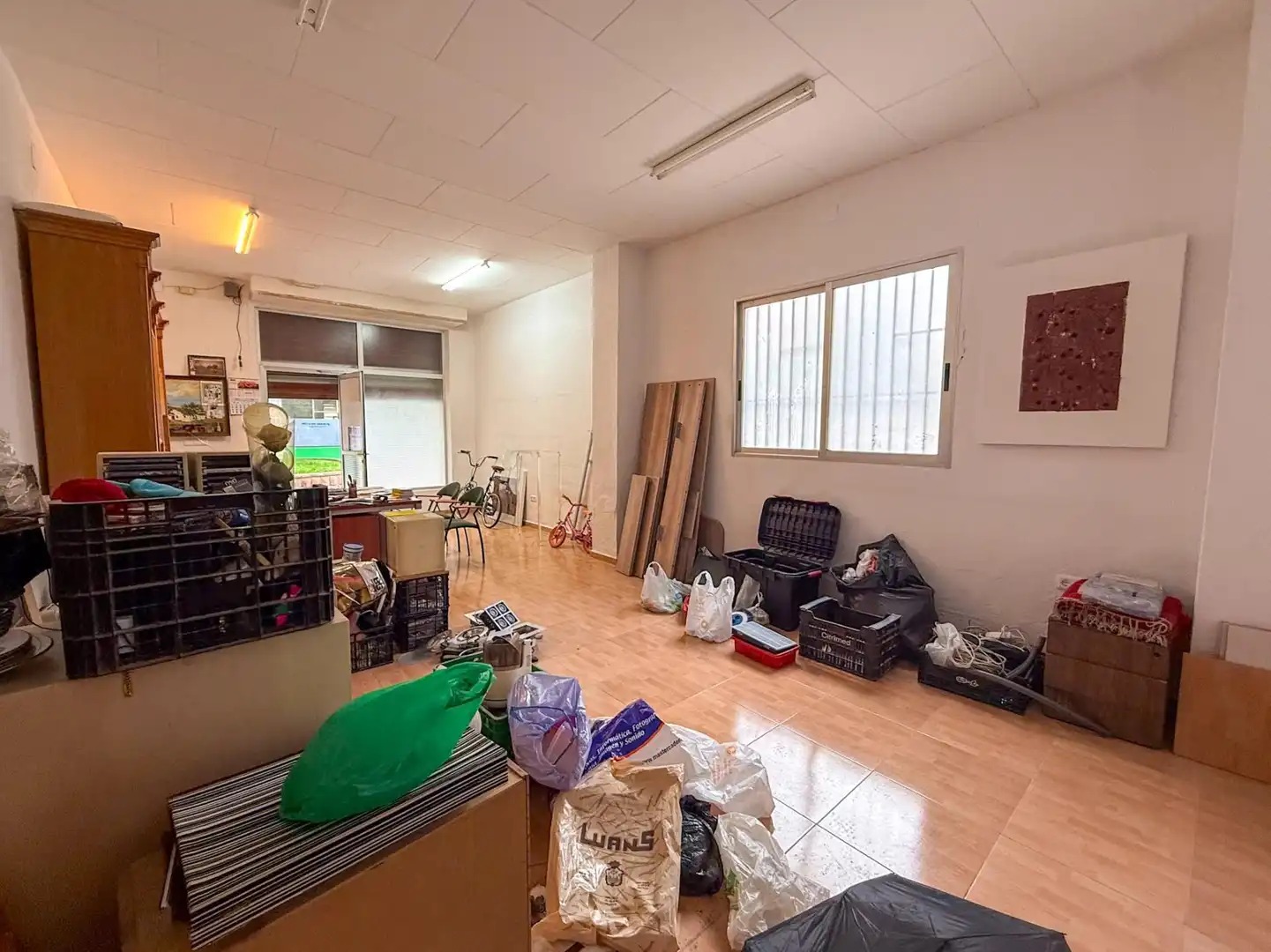 Commercial properties for rent in Valencia  with Air Conditioner