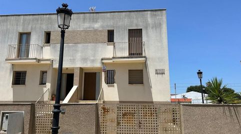 Casa adosada con jardín y piscina comunitaria, imatge 2
