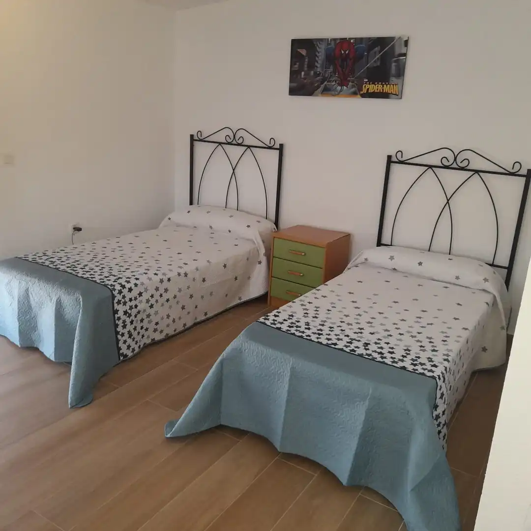 Dormitori de Casa o xalet de lloguer en Algeciras amb Terrassa, Traster i Piscina