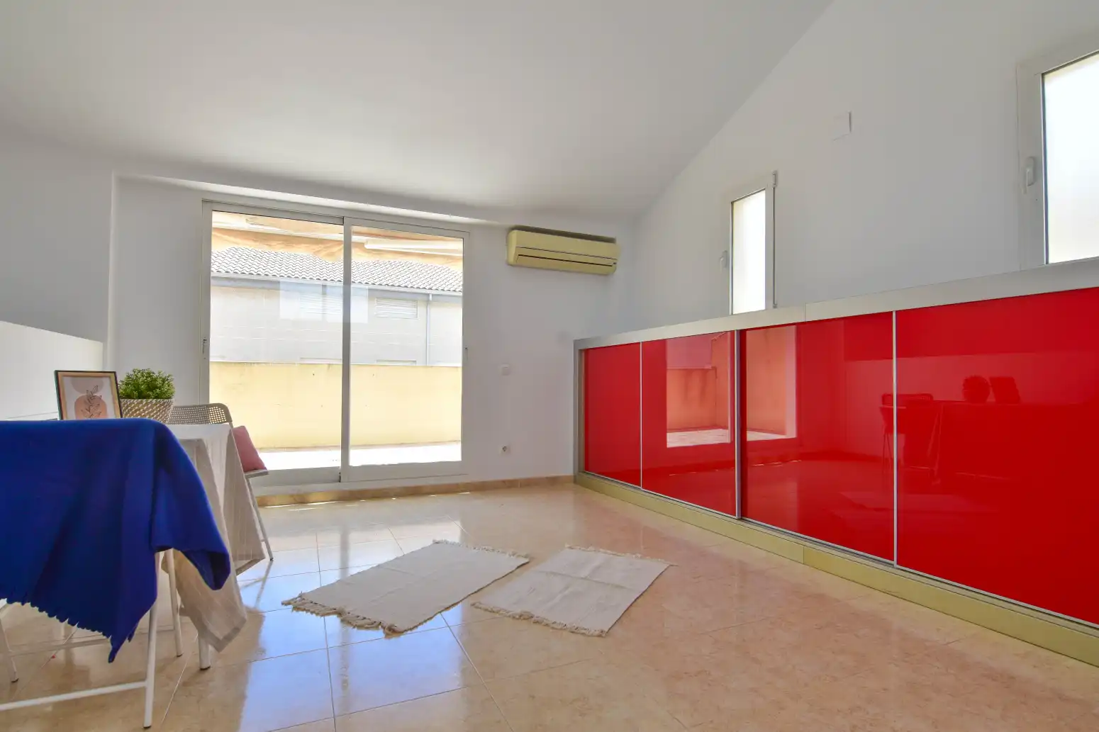 Living room of Detached homes for sale in Emperador  with Heating, Terrace and Balcony