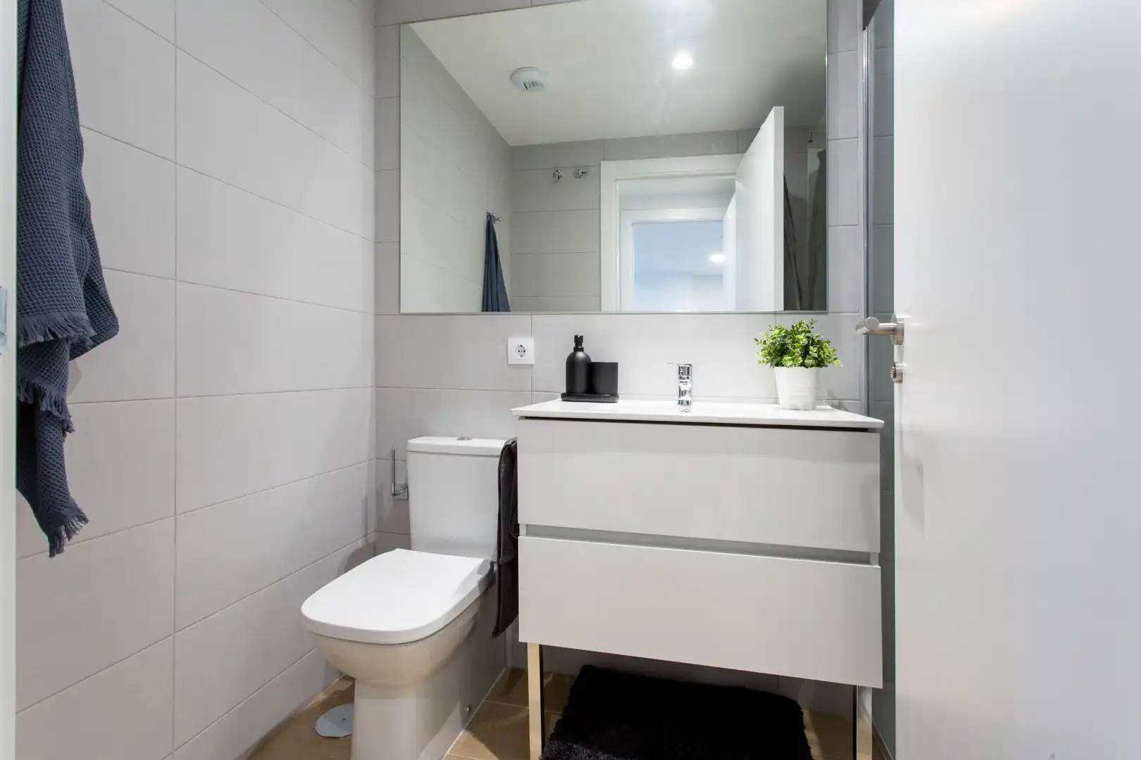 Baño de Piso en venta en Alcalá de Henares con Aire acondicionado, Terraza y Trastero