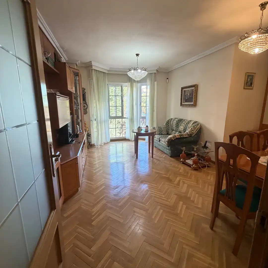 Sala de estar de Piso en venta en Madrid con Piscina comunitaria