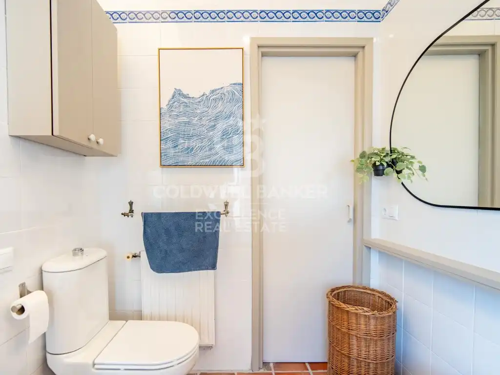 Bathroom of Flat for sale in Valencia  with Air Conditioner, Heating and Oven