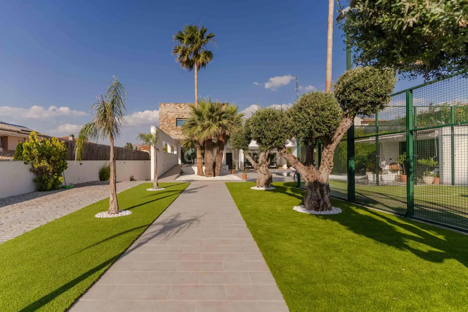 Jardí de Casa o xalet en venda en Gójar amb Aire condicionat, Jardí privat i Traster