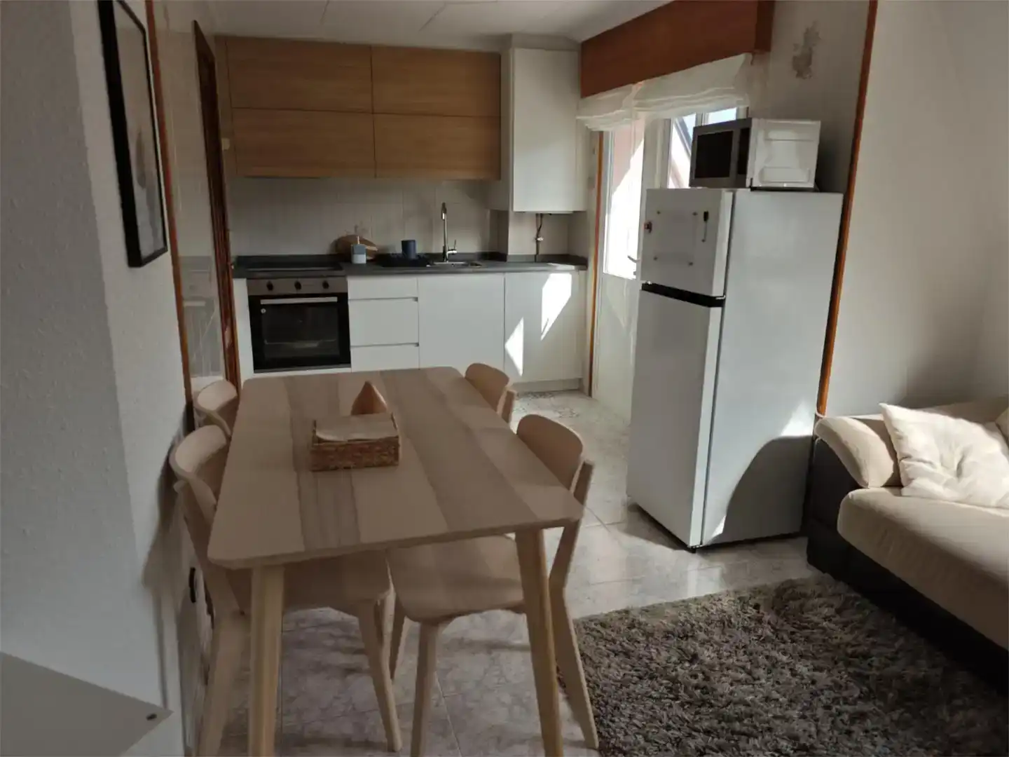 Cuina de Pis en venda en Cabana de Bergantiños amb Parquet, Moblat i Forn