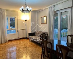 Sala d'estar de Apartament de lloguer en Burgos Capital amb Calefacció i Parquet