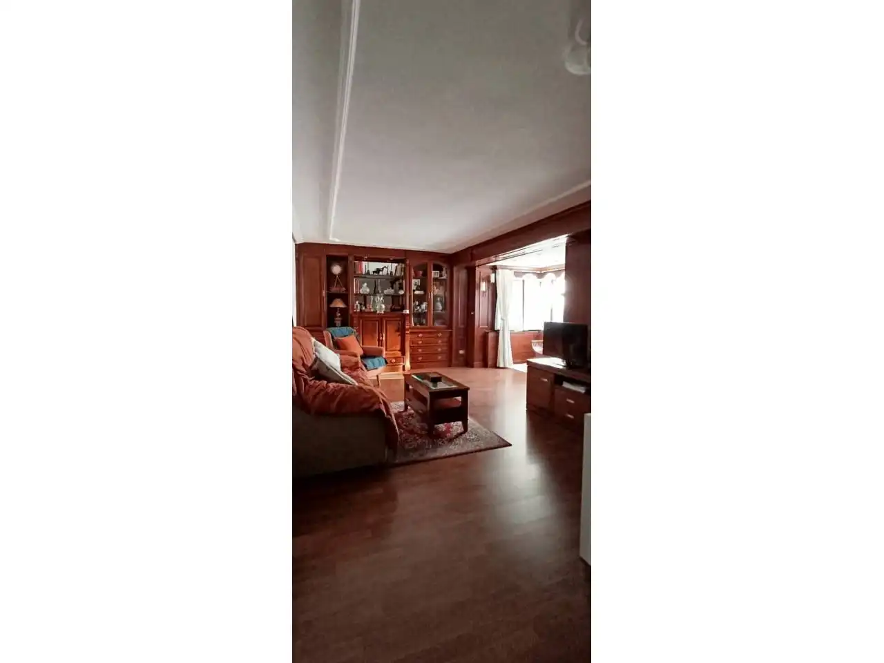 Sala d'estar de Pis en venda en León Capital  amb Calefacció, Terrassa i Moblat