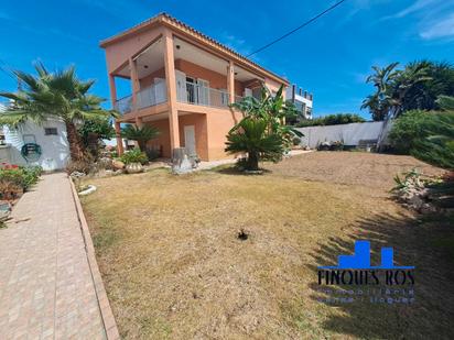 Vista exterior de Casa o xalet en venda en Vinaròs amb Calefacció, Jardí privat i Terrassa