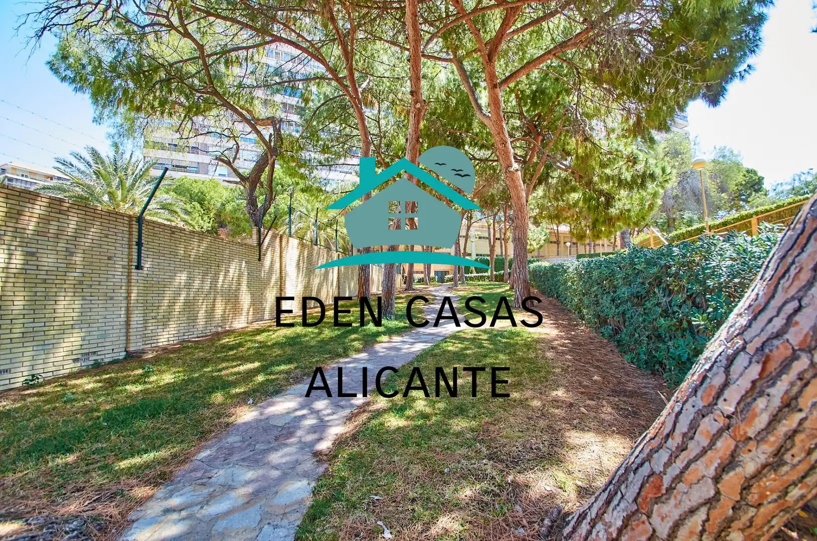 Außenansicht von Wohnungen zum Verkauf in Alicante / Alacant mit Klimaanlage, Heizung und Privatgarten