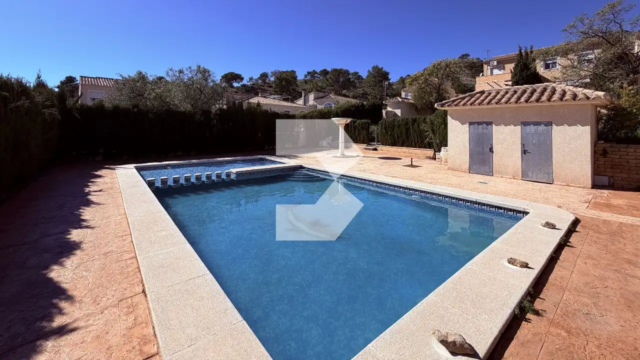 Piscina de Casa o xalet en venda en Aigües amb Aire condicionat i Moblat
