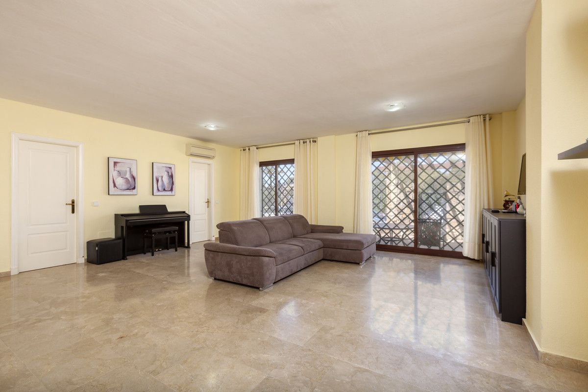 Sala d'estar de Planta baixa en venda en Marbella amb Aire condicionat, Calefacció i Terrassa