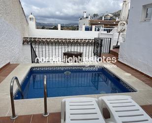 Vista exterior de Casa o xalet en venda en Nerja amb Terrassa, Traster i Piscina