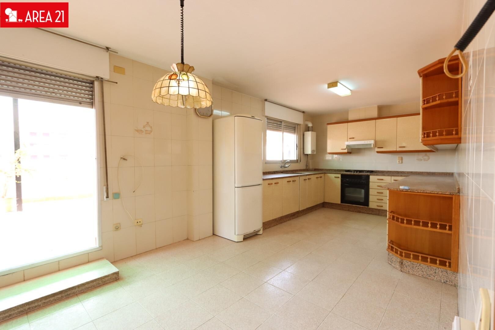 Cuina de Edifici en venda en La Pobla de Vallbona