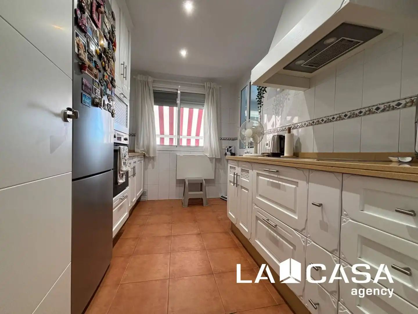 Cocina de Piso en venta en Dos Hermanas con Terraza y Piscina