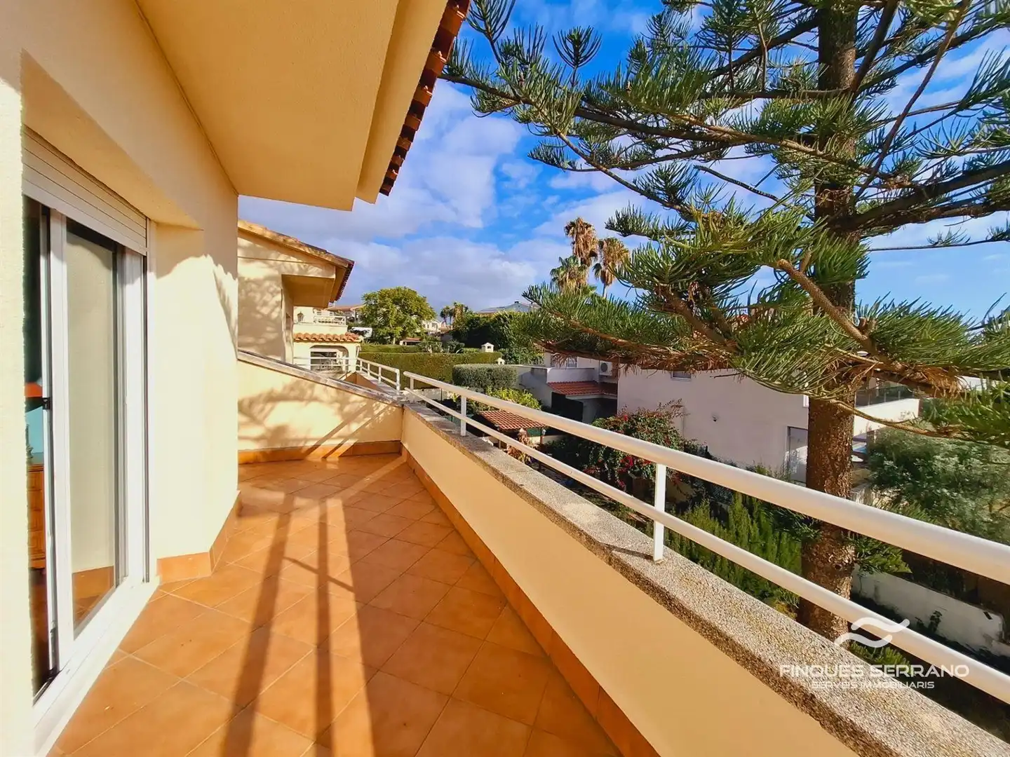 Vista exterior de Casa adosada en venta en Calafell con Calefacción, Terraza y Piscina