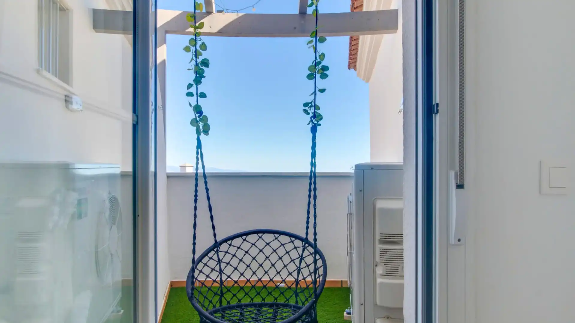 Terrasse von Dachboden zum Verkauf in Manilva mit Klimaanlage, Terrasse und Schwimmbad