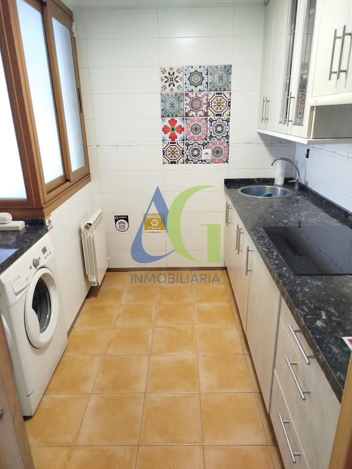 Cuina de Pis en venda en Villaquilambre amb Calefacció, Parquet i Terrassa