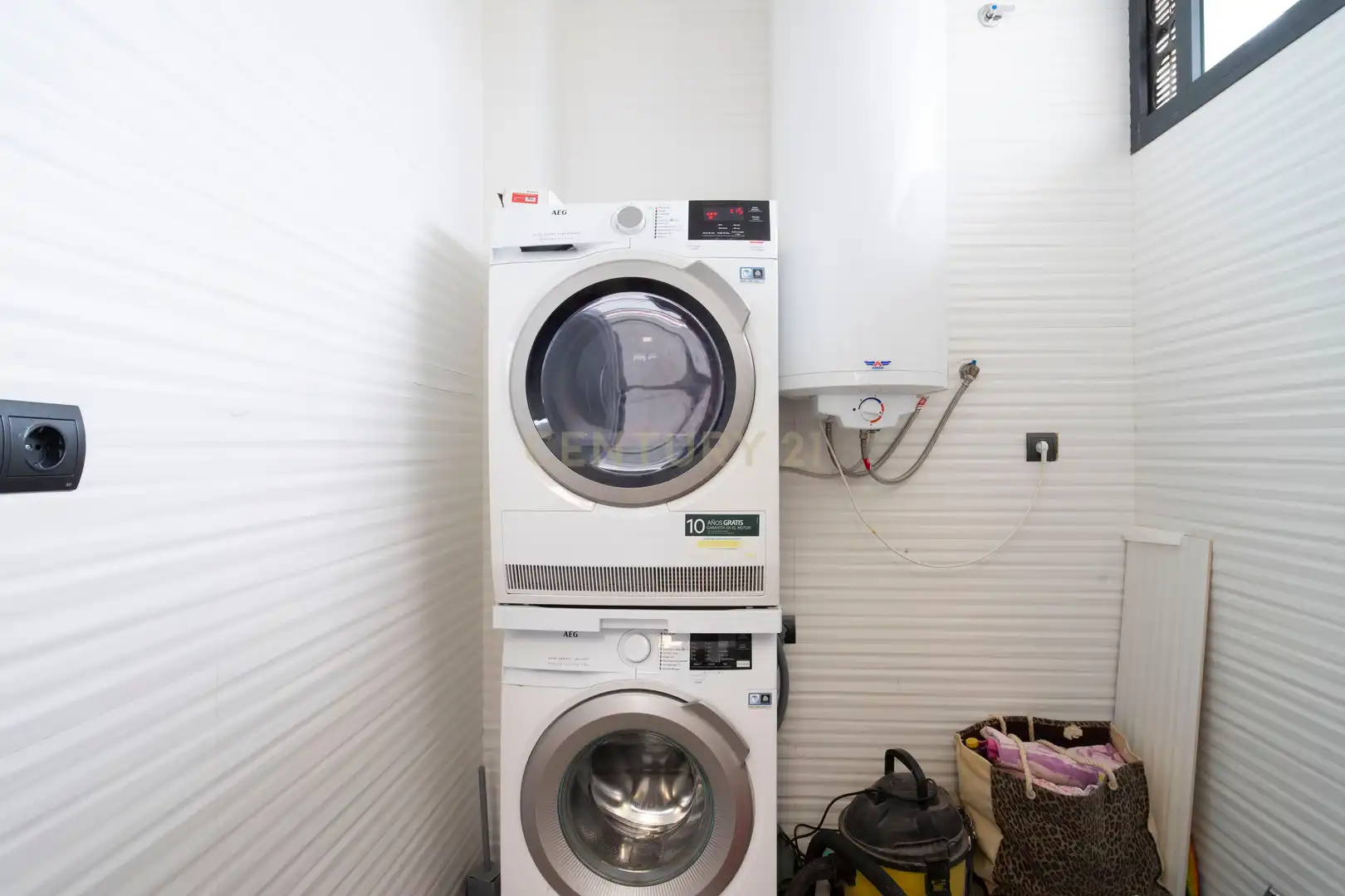 Houses for sale in Málaga  with Air Conditioner, Private garden and Storage room