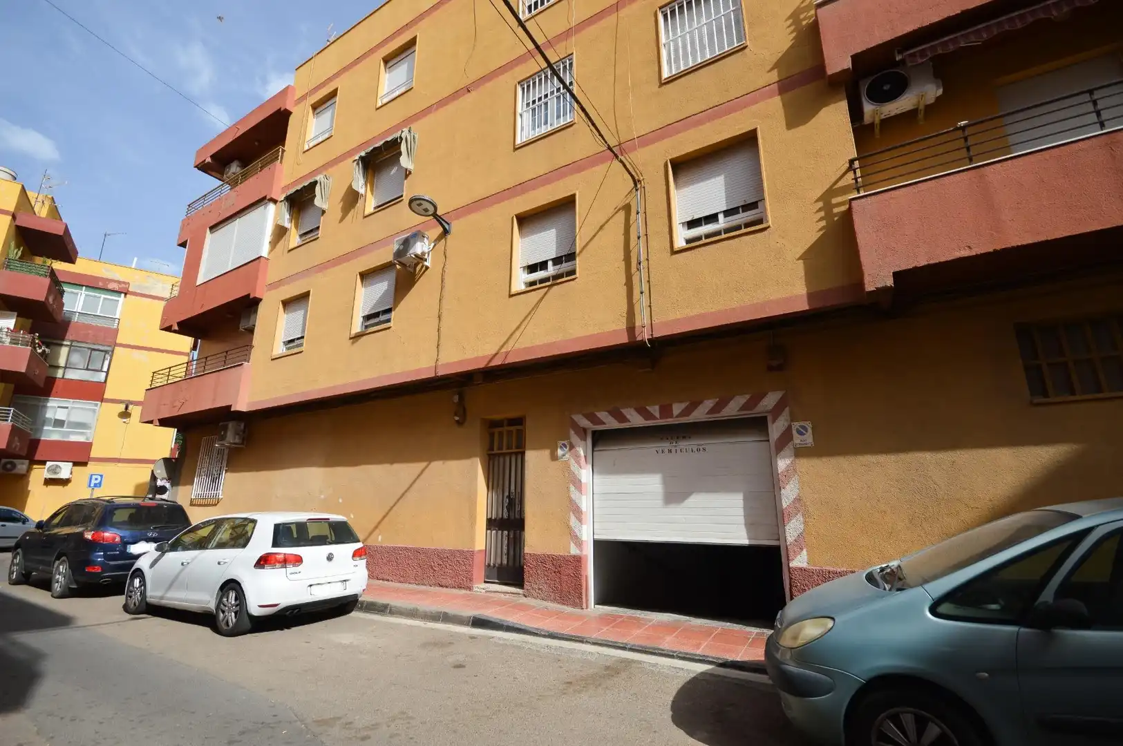 Außenansicht von Wohnung zum Verkauf in Benahadux mit Klimaanlage, Heizung und Terrasse