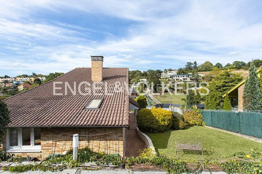 Vista exterior de Casa o chalet en venta en Gijón  con Calefacción, Jardín privado y Terraza