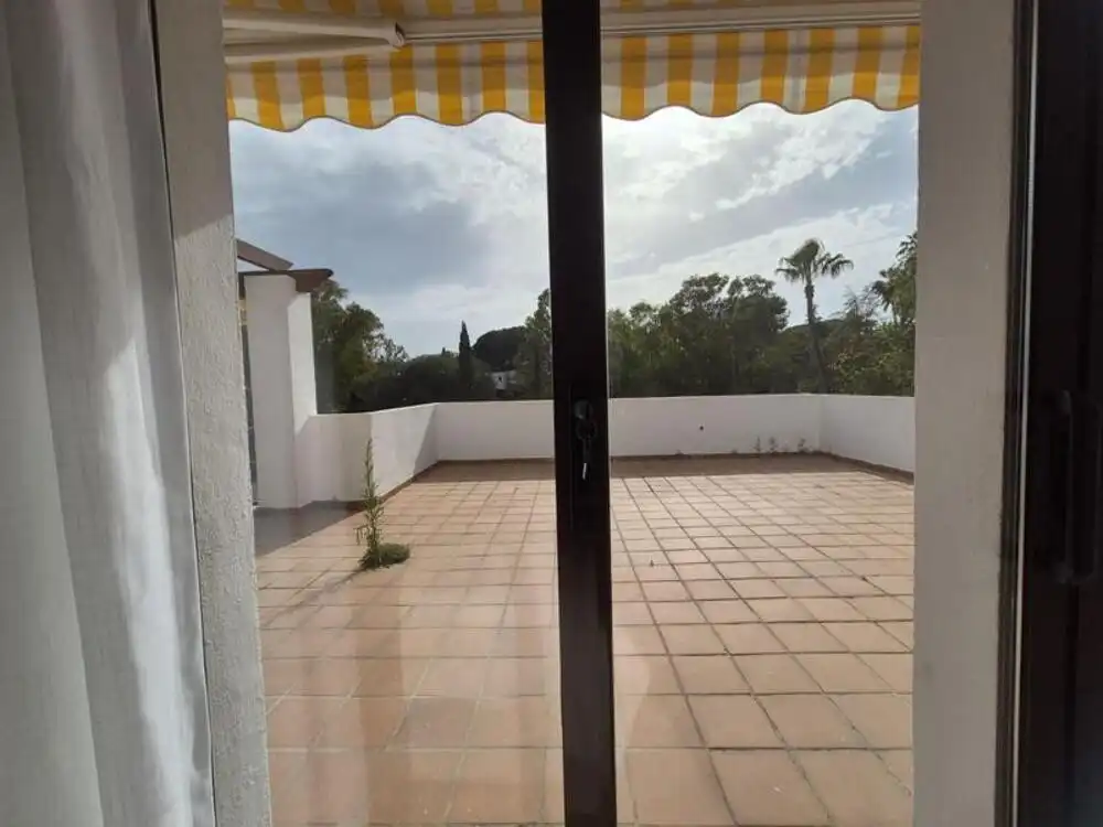 Jardí de Apartament de lloguer en Marbella amb Aire condicionat, Terrassa i Traster