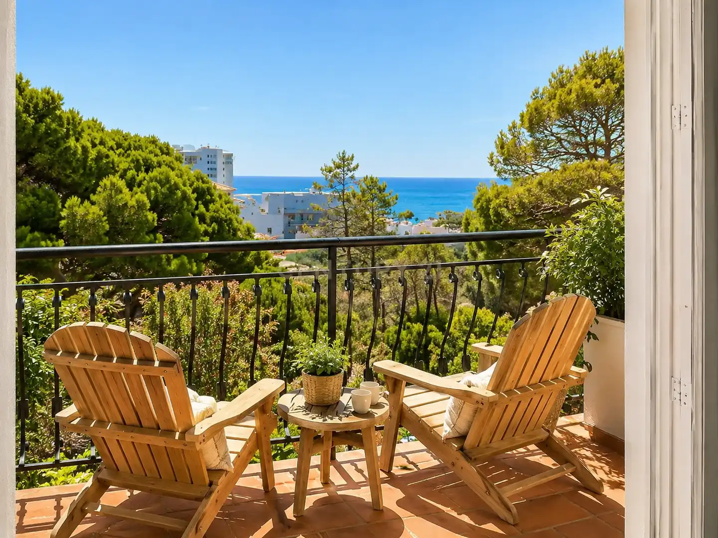Terrasse von Wohnungen zur Miete in Benalmádena mit Klimaanlage, Privatgarten und Schwimmbad