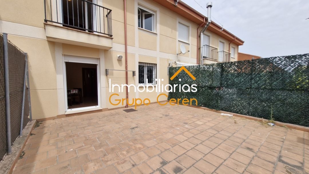 Exterior view of Single-family semi-detached for sale in Redecilla del Camino  with Heating, Private garden and Terrace