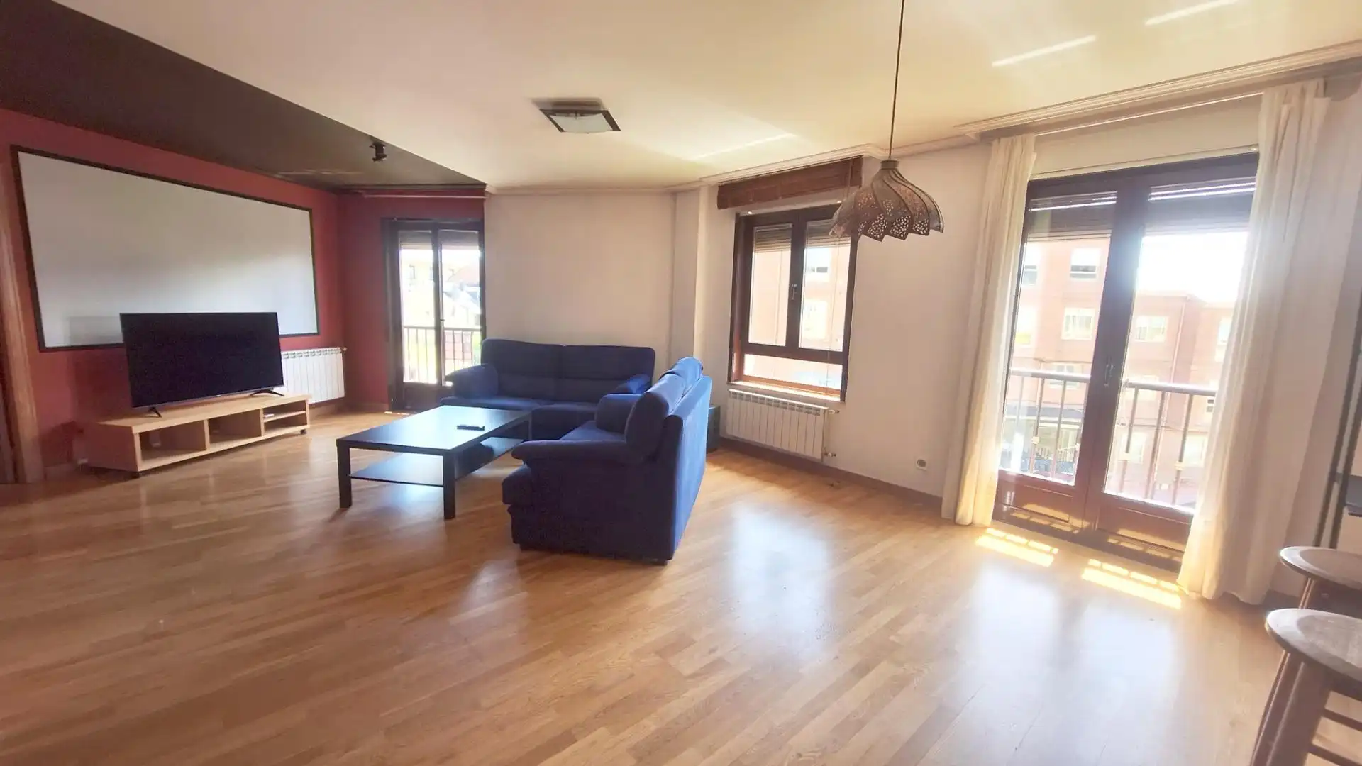 Sala de estar de Piso en venta en Ponferrada con Calefacción, Trastero y Balcón