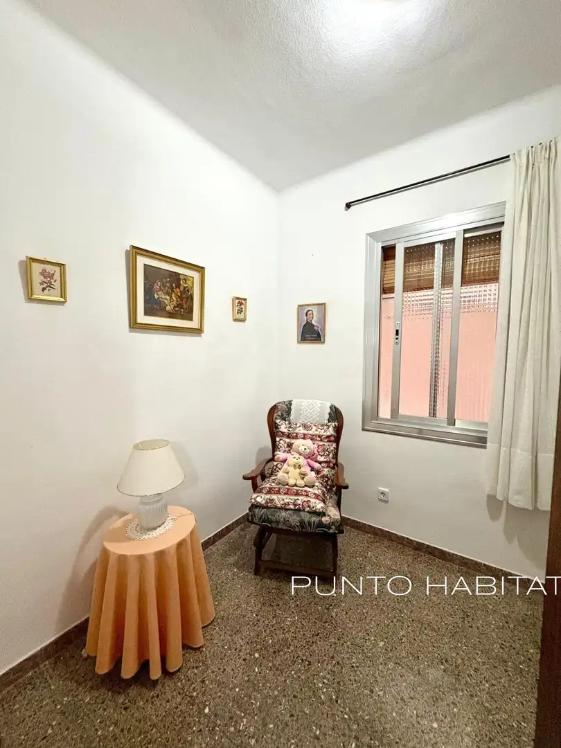 Bedroom of Flat for sale in Barcelona