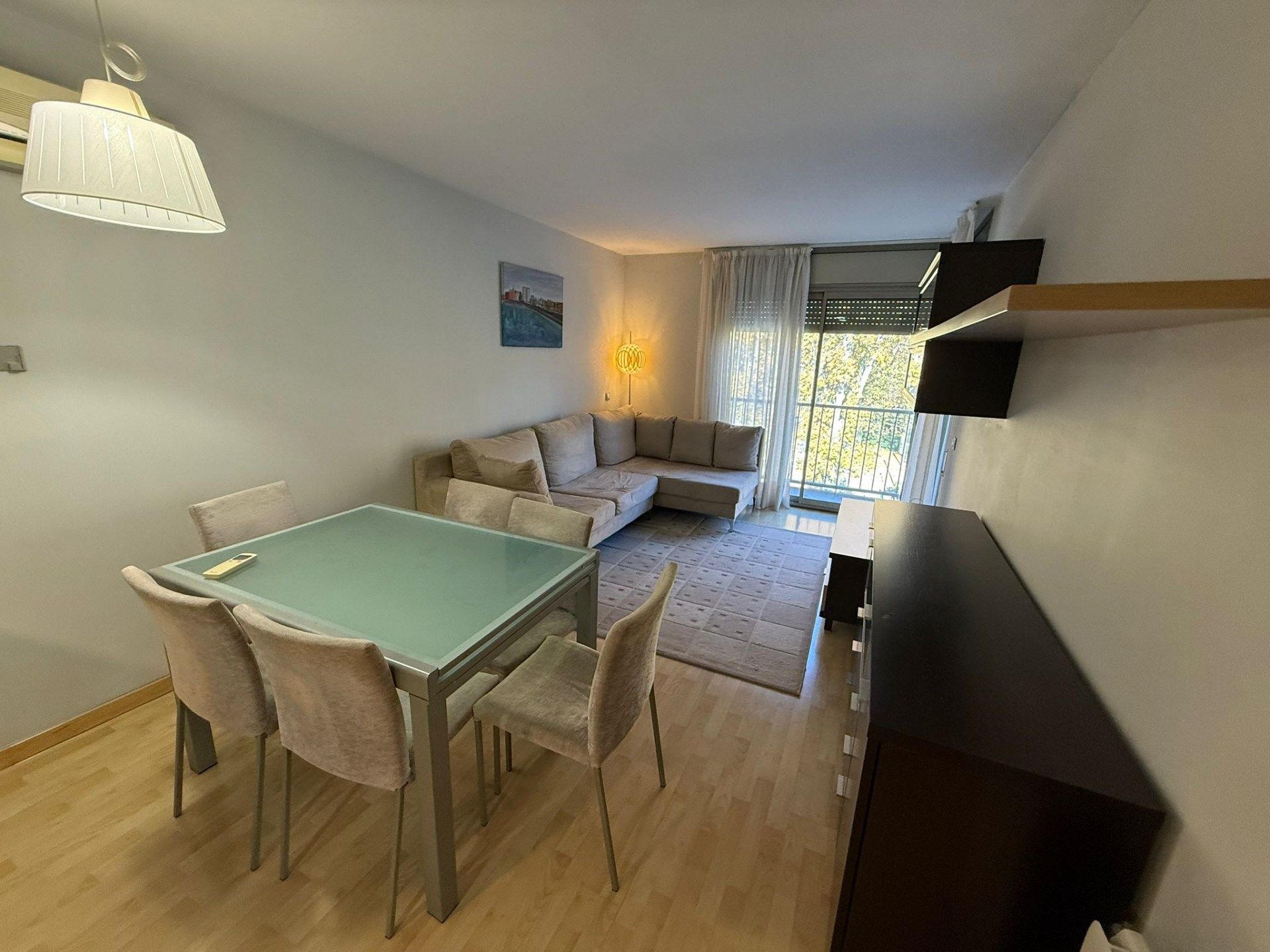 Sala d'estar de Pis de lloguer en Girona Capital amb Aire condicionat, Calefacció i Terrassa