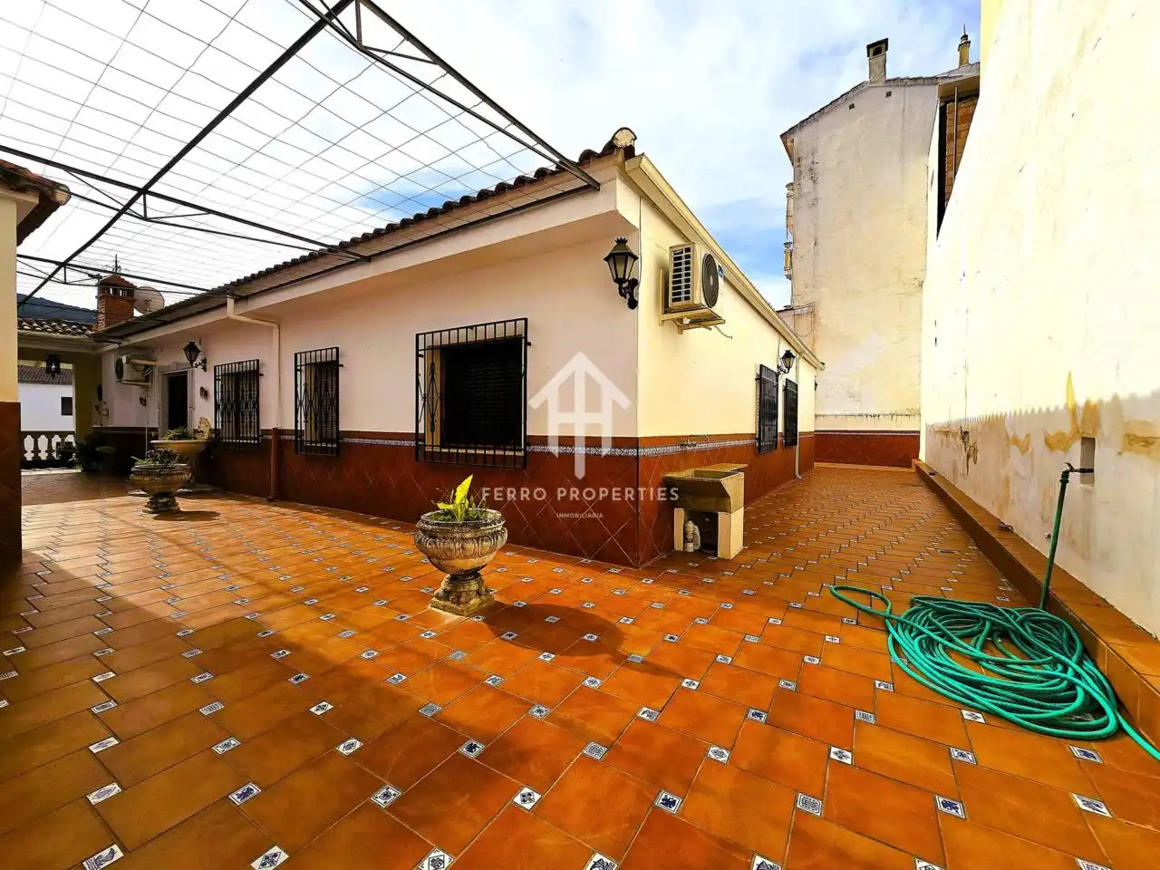 Vista exterior de Casa o xalet en venda en Algarinejo amb Aire condicionat i Terrassa