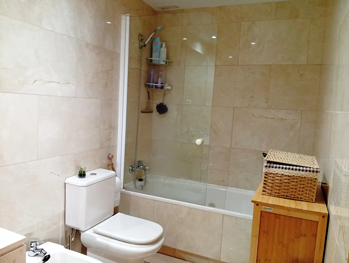 Baño de Piso en venta en Valdemoro con Aire acondicionado, Calefacción y Jardín privado