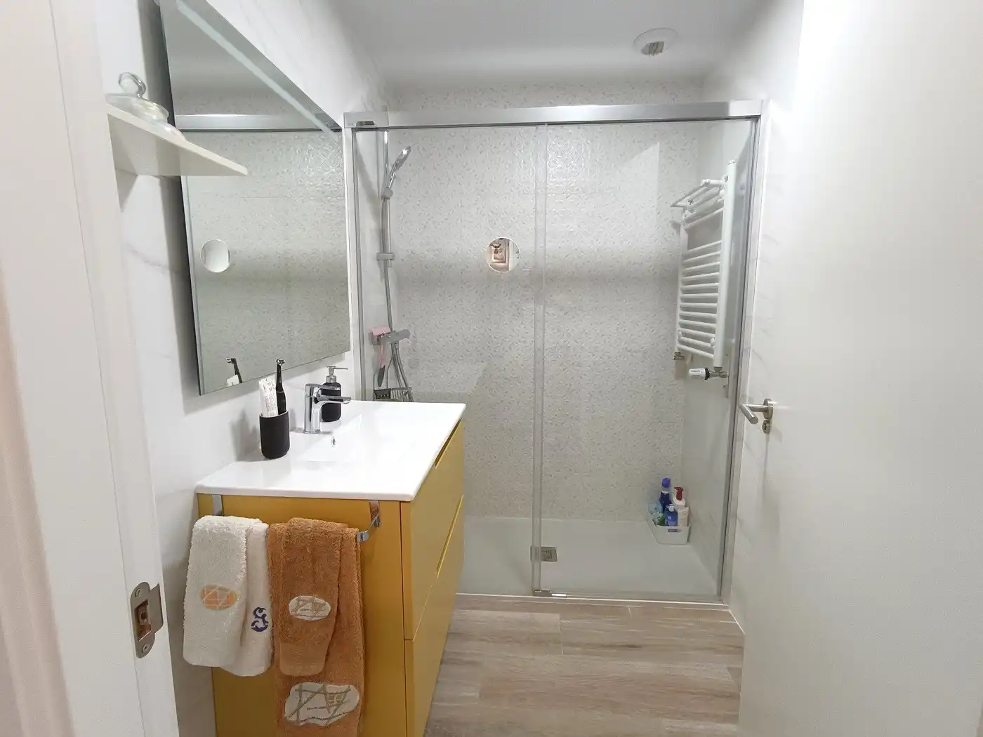 Baño de Piso en venta en Urduliz con Jardín privado, Terraza y Amueblado