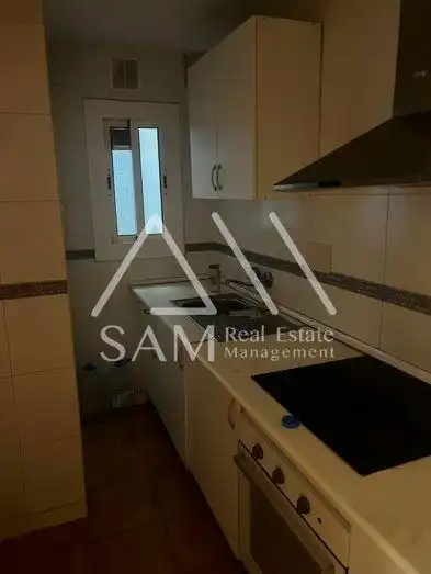 Cocina de Planta baja en venta en Santa Coloma de Gramenet