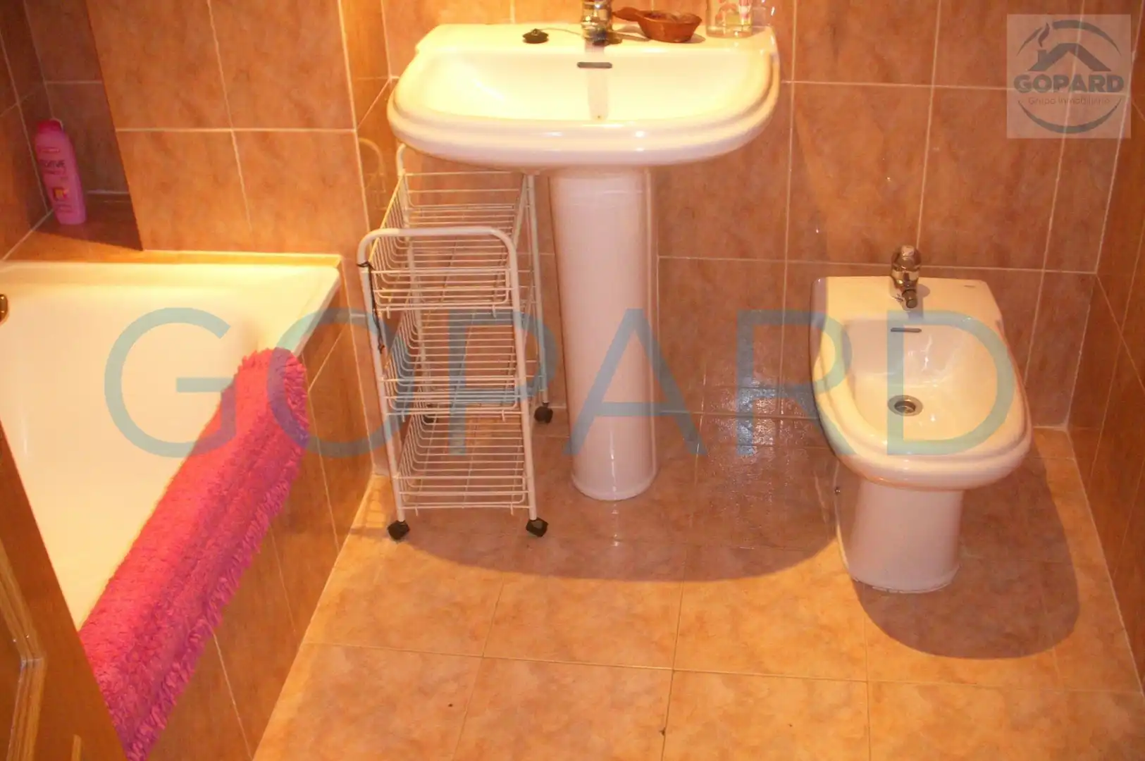Bany de Pis de lloguer en Villanueva de la Cañada amb Calefacció, Parquet i Terrassa