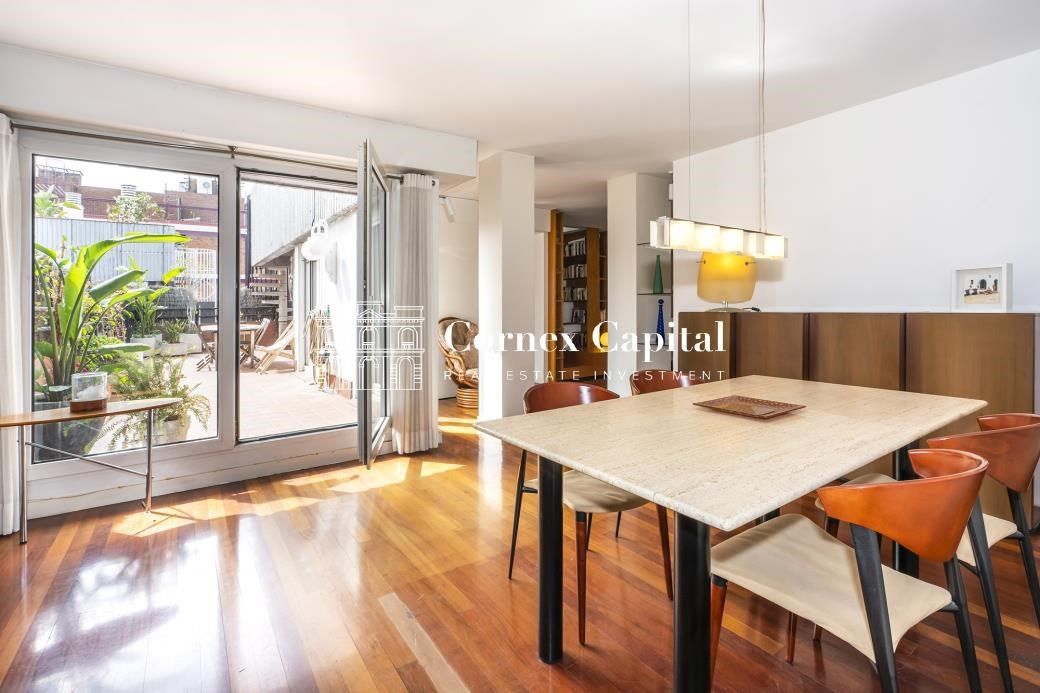 Vista exterior de Àtic en venda en  Barcelona Capital amb Aire condicionat, Calefacció i Terrassa